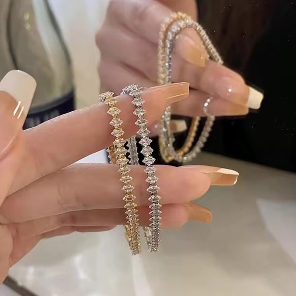 Tennis Luxury Zirconia Gold Bracelet - Picture 4 of 14